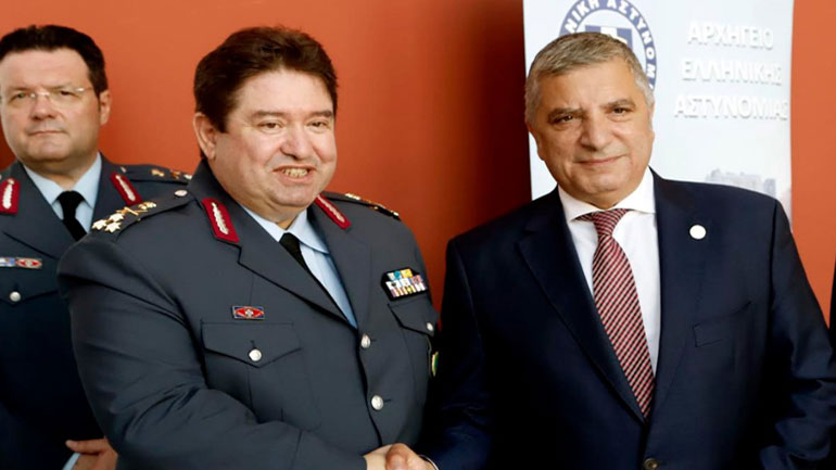 Πατούλης: Η Περιφέρεια Αττικής θα είναι στο πλευρό της Ελληνικής Αστυνομίας όπου χρειαστεί Πατούλης: Η Περιφέρεια Αττικής θα είναι στο πλευρό της Ελληνικής Αστυνομίας όπου χρειαστεί