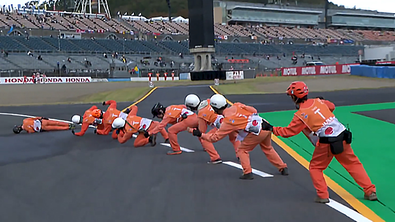 MotoGP: Όταν το προσωπικό ασφαλείας κλέβει την παράσταση…