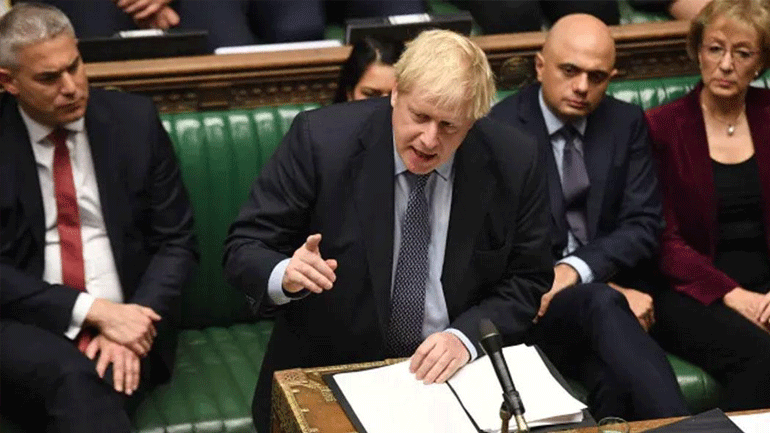 Έντονη αντίδραση της Ντάουνινγκ Στριτ: Είμαστε απογοητευμένοι από τον πρόεδρο της Βουλής