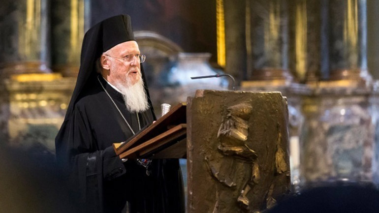 «Οι μοναχοί δεν είναι υπεράνω, ή παρά την εκκλησία, είναι μέσα στην Εκκλησία»