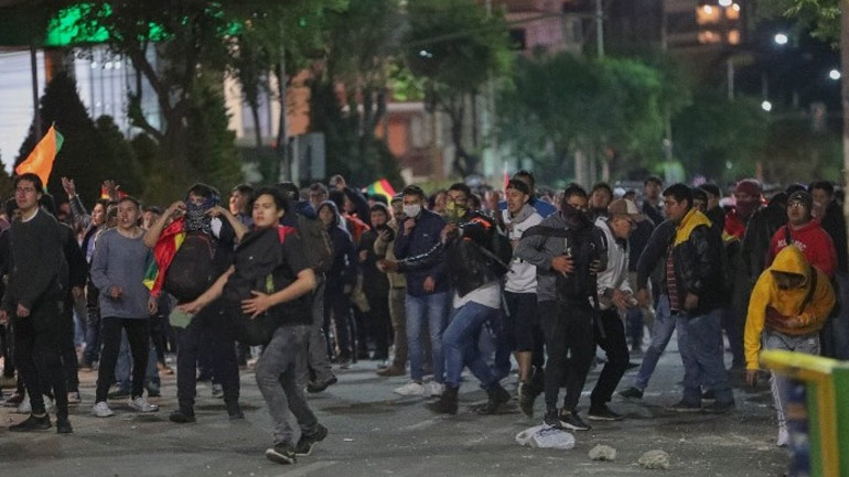 Βολιβία: Επεισόδια μετά τα αποτελέσματα που φέρουν τον Μοράλες νικητή στον πρώτο γύρο