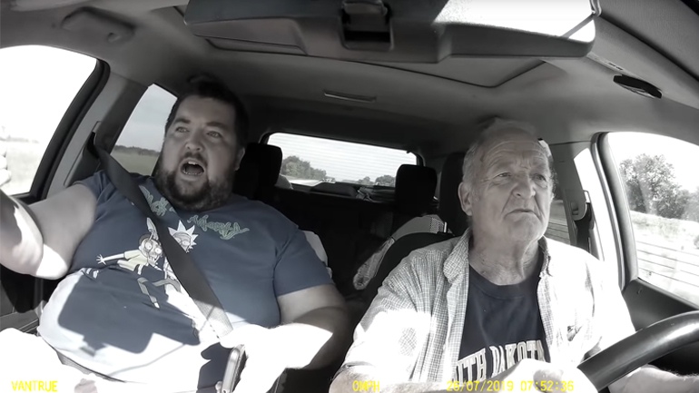 Οδηγός αποκοιμιέται στο τιμόνι