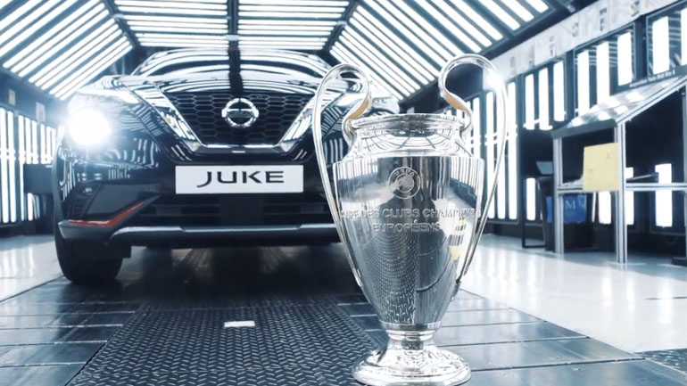 Tο τρόπαιο του Champions League στο Nissan Juke