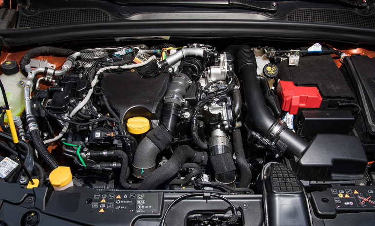 Διαθέσιμοι είναι κινητήρες βενζίνης και diesel με ισχύ από 75 έως 130 ίππους