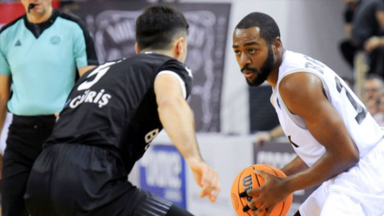 «Λύγισε» στην Ουγγαρία ο ΠΑΟΚ, 76-66 η Σομπατέλι