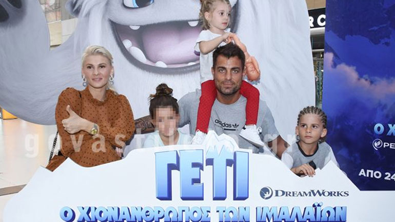 Στέλιος Χανταμπάκης – Όλγα Πηλιάκη: Οικογενειακή έξοδος σε παιδική παράσταση