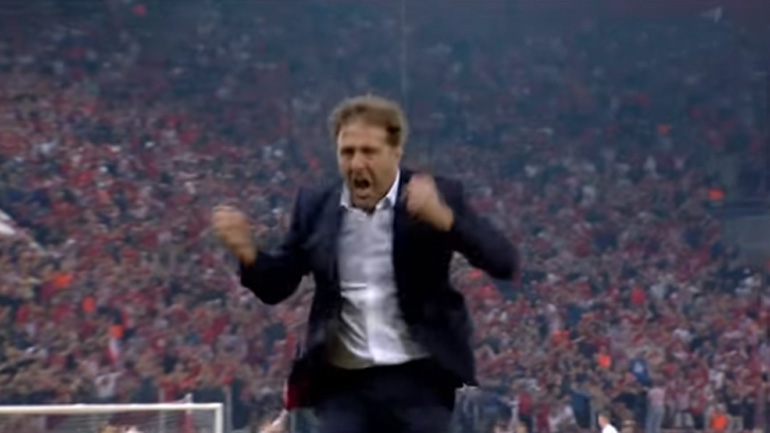 Πανηγυρίζοντας έξαλλα την… ήττα