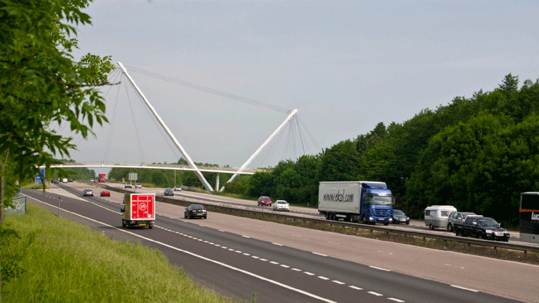 Κεντ: Η αστυνομία βρήκε εννέα ανθρώπους ζωντανούς στο πίσω μέρος ενός φορτηγού