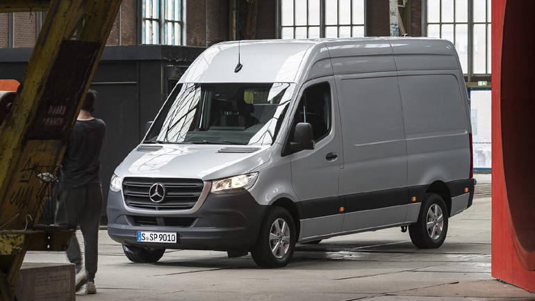 Ανακαλούνται 141 καινούργια Mercedes Sprinter στην Ελλάδα
