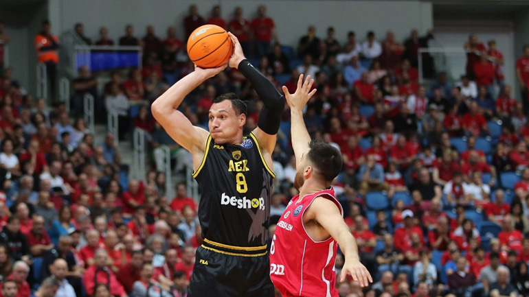 Τα 16 εύστοχα τρίποντα της ΑΕΚ δεν ήταν αρκετά!