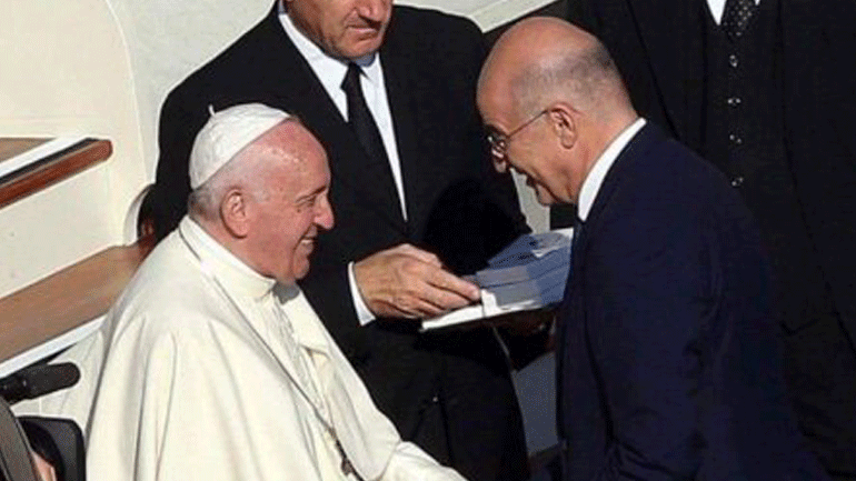 Συνάντηση Δένδια με τον Πάπα Φραγκίσκο στο Βατικανό