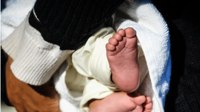 Πορτογαλία: Η γέννηση ενός μωρού χωρίς πρόσωπο συνταράσσει τη χώρα