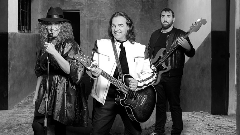 Karmica-Αντώνης Μιτζέλος: Μία σπουδαία μουσική συνάντηση στον Κεραμεικό