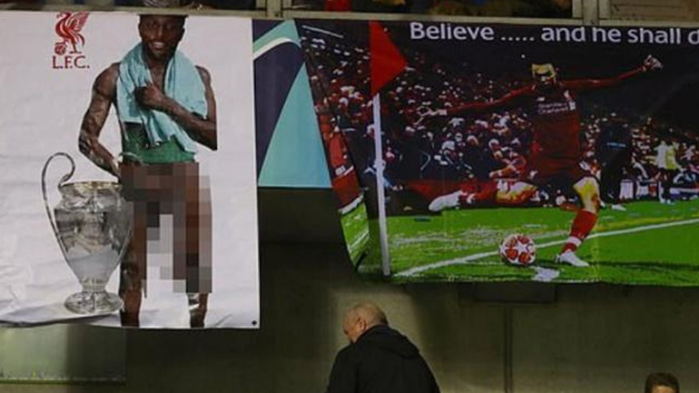 Χυδαίο πανό των οπαδών της Λίβερπουλ για τον Ορίγκι