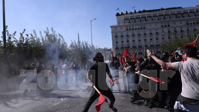 Επεισόδια στην πορεία των φοιτητών στη Βουλή – Ένας τραυματίας