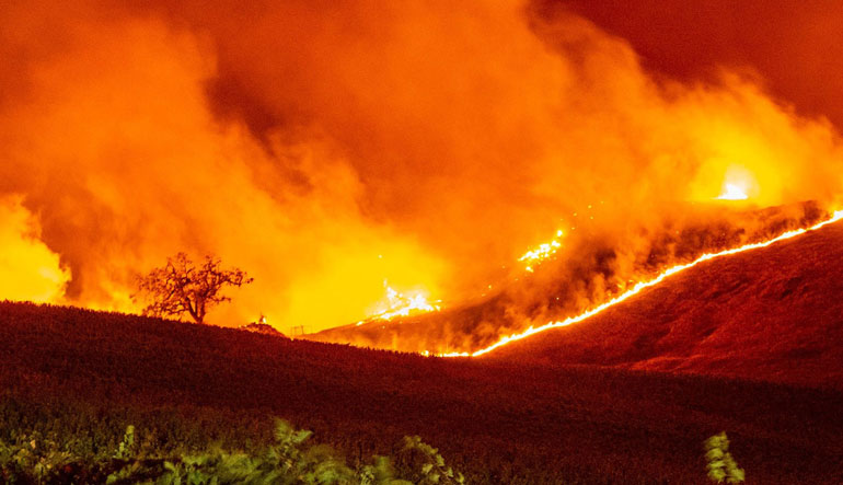 Μεγάλη πυρκαγιά στην Καλιφόρνια – Εκατοντάδες εκκενώσεις σπιτιών