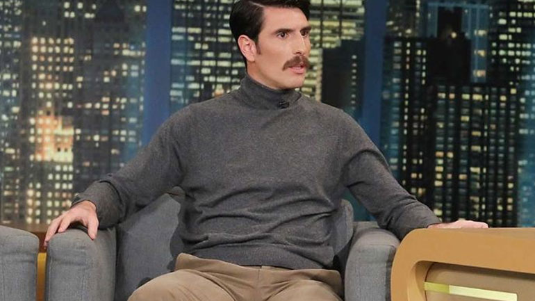 Ο Γιώργος Γεροντιδάκης από τις «Άγριες Μέλισσες» αποκαλύπτει: «Λάδωσα για να πάρω το δίπλωμα οδήγησης»