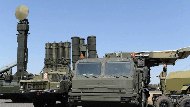 Πυραύλους S-400 μετέφεραν οι Ρώσοι στη Σερβία
