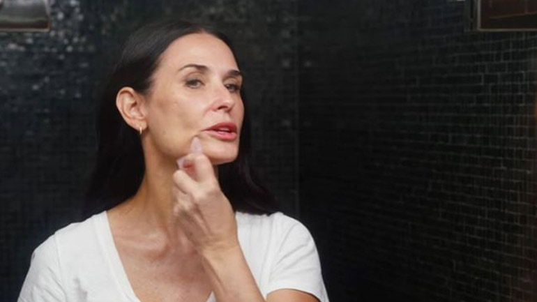 Βήμα – βήμα η βραδινή beauty routine της Demi Moore!