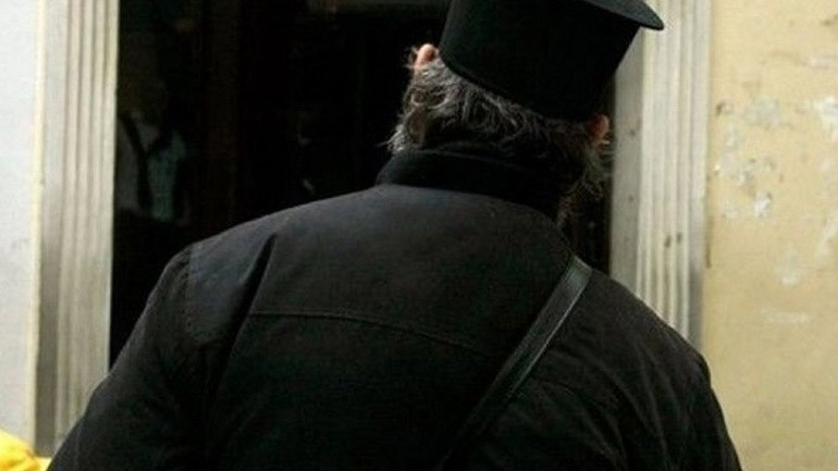 Συνελήφθη ιερέας για βιασμό 12χρονης στη Μάνη Συνελήφθη ιερέας για βιασμό 12χρονης στη Μάνη
