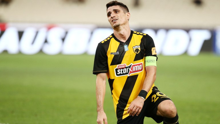 Χωρίς Μάνταλο στο ντέρμπι η ΑΕΚ