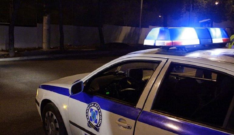 Άνδρας απειλούσε την οικογένειά του με μαχαίρι στον Άγιο Παντελεήμονα