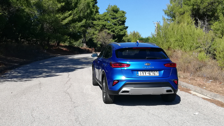 Ελκυστικό αισθητικά, με coupe στυλ και όμορφα στιλιστικά στοιχεία