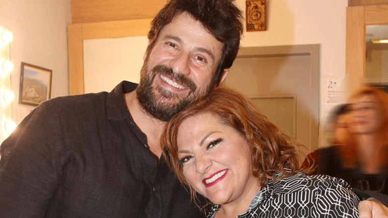 Ο Αλέξης Γεωργούλης στο πλευρό της Βίκυς Σταυροπούλου στην πρεμιέρα της