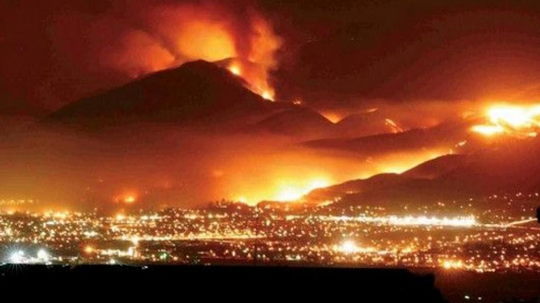 Καλιφόρνια: 180.000 άνθρωποι κλήθηκαν να εγκαταλείψουν τα σπίτια τους