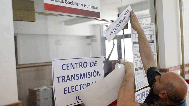 Αργεντινή: Φαβορί να κερδίσει από τον πρώτο γύρο των προεδρικών εκλογών o Aλμπέρτο Φερνάντες