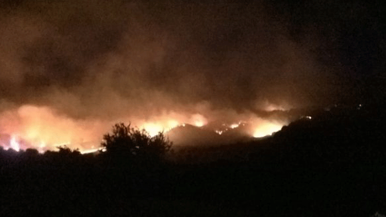 Κρήτη: Μεγάλη πυρκαγιά στα Τεμένια Σελίνου