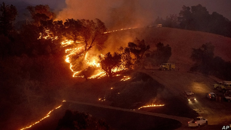 ΗΠΑ: Σε κατάσταση έκτακτης ανάγκης η Καλιφόρνια λόγω των πυρκαγιών