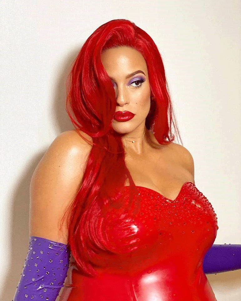 H εγκυμονούσα Ashley Graham ποζάρει ως η θρυλική Jessica Rabbit