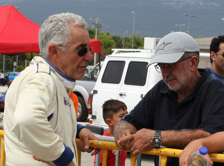 Αριστερά στη φωτό ο Νίκος Τσάδαρης (στα δεξιά του ο Στράτης Χατζηπαναγιώτου)