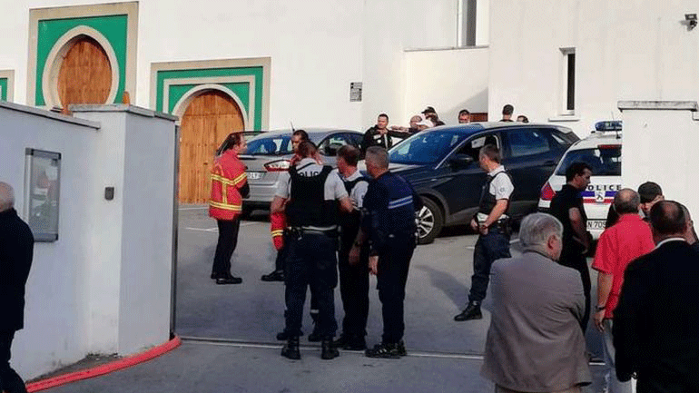 Πυροβολισμοί σε τέμενος στη Γαλλία – Δύο τραυματίες, ένας ύποπτος συνελήφθη