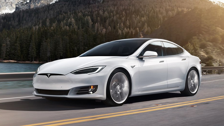 H Tesla παραμένει πρώτη σε πωλήσεις επιβατικών ηλεκτρικών στον κόσμο