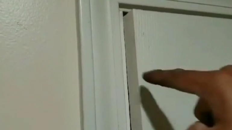 Γρήγορη επιδιόρθωση πόρτας που έχει πιτσικάρει