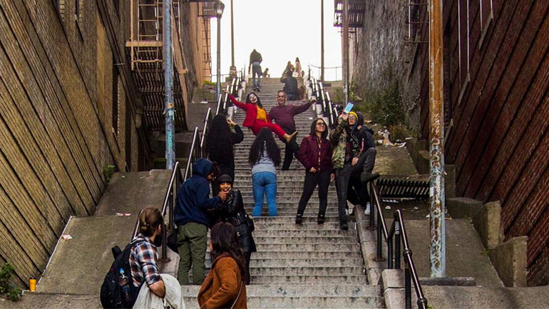 Αξιοθέατο οι σκάλες στο Μπρονξ χάρη στον Τζόκερ