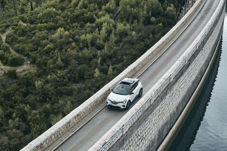 Η παγκόσμια παρουσίαση της νέας γενιάς του Renault Captur γίνεται στην Ελλάδα και εικόνες όπως αυτή με το φράγμα του Μαραθώνα θα ταξιδέψουν σε κάθε μέρος του πλανήτη...