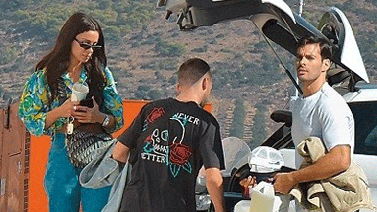 Ελένη Φουρέιρα – Αλμπέρτο Μποτία: Βόλτες στη Γλυφάδα για το ερωτευμένο ζευγάρι