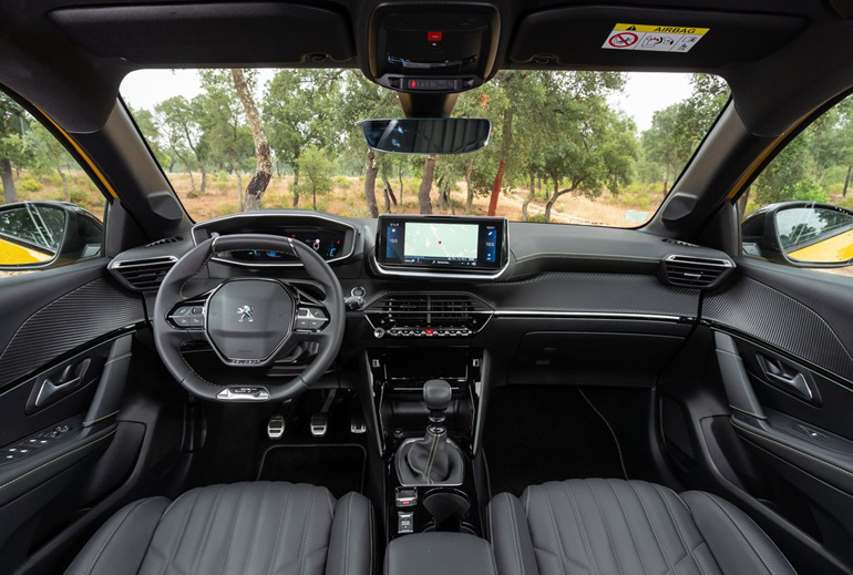 Η καμπίνα προσφέρει καλύτερη ηχομόνωση αλλά και θερμομόνωση