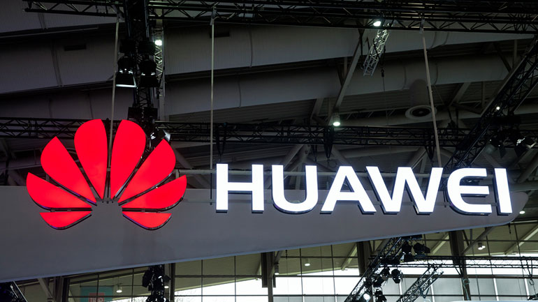 Οι ΗΠΑ σφίγγουν τον εμπορικό κλοιό γύρω από την Huawei