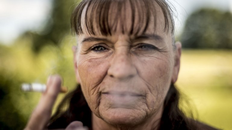 Το βαρύ κάπνισμα κάνει τα πρόσωπα να φαίνονται πιο ηλικιωμένα