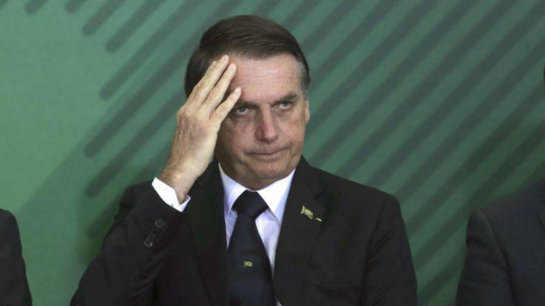 Ακροδεξιές αναφορές από τον γιο του Μπολσονάρου