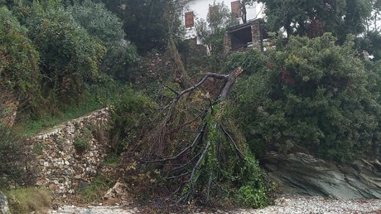 «Πνίγηκε» το Ανατολικό Πήλιο – Στη Ζαγορά έπεσαν 340 χιλιοστά βροχής μέσα σε 24 ώρες