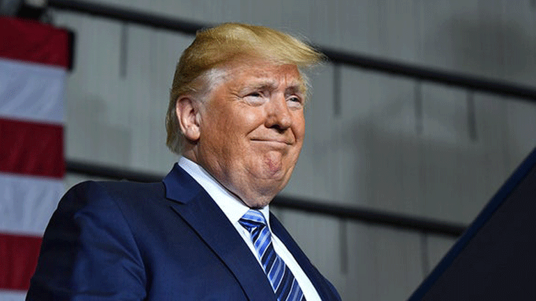 Διχασμένοι οι Αμερικανοί για το ενδεχόμενο παραπομπής του Ντόναλντ Τραμπ