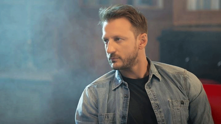 Κώστας Καραφώτης: «Δεν πήγα σε πάρτι με την Εύη Σαλταφερίδου»