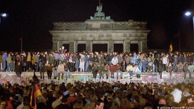 Διευρύνεται το χάσμα ανατολικής και δυτικής Γερμανίας