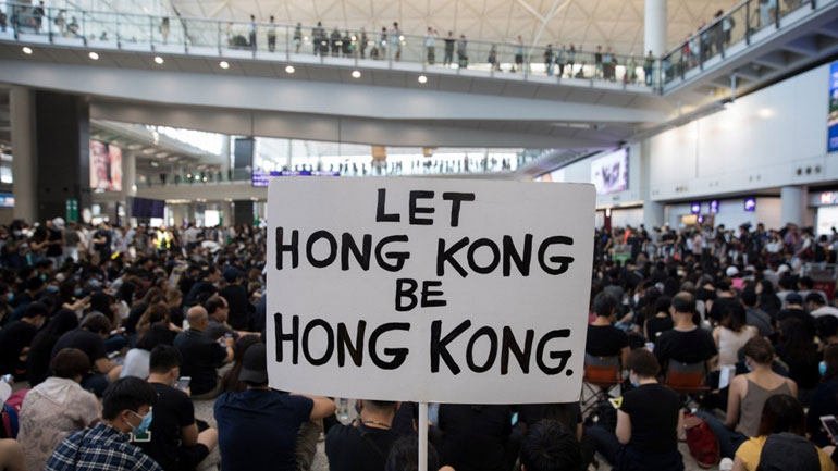 Επεισόδια και δακρυγόνα στις διαδηλώσεις του Χονγκ Κονγκ