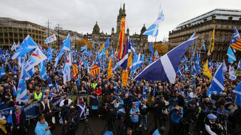 Διαδήλωση υπέρ της ανεξαρτησίας της Σκωτίας στη Γλασκώβη Διαδήλωση υπέρ της ανεξαρτησίας της Σκωτίας στη Γλασκώβη